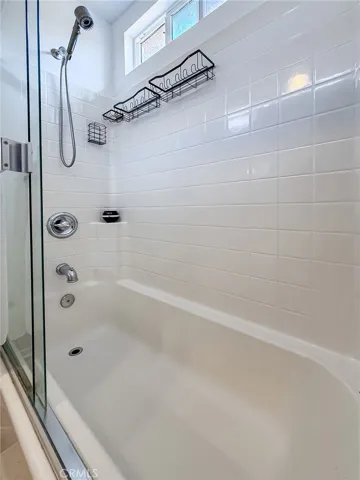 16724 Tim Ln, Lake Balboa, California 91406