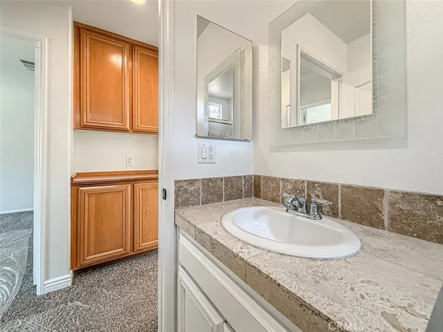 16724 Tim Ln, Lake Balboa, California 91406