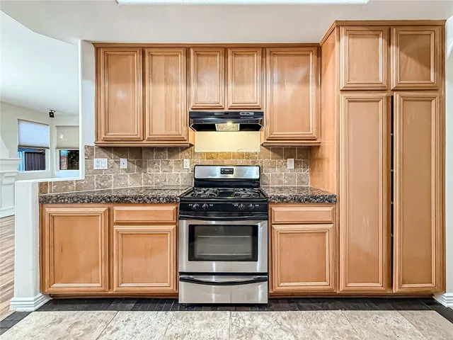 16724 Tim Ln, Lake Balboa, California 91406