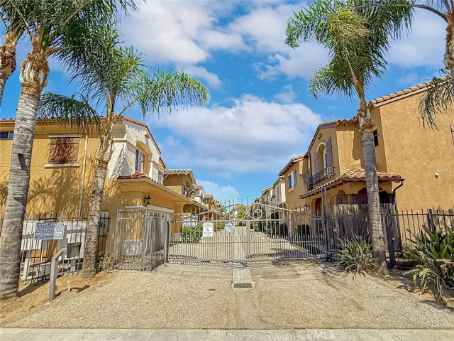 16724 Tim Ln, Lake Balboa, California 91406