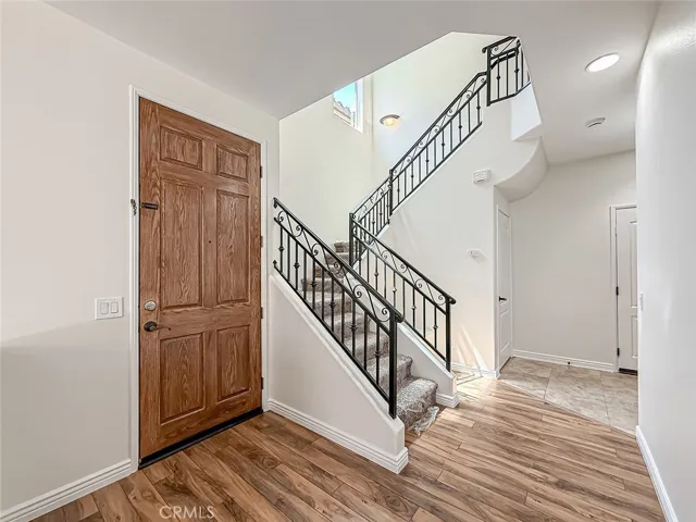 16724 Tim Ln, Lake Balboa, California 91406