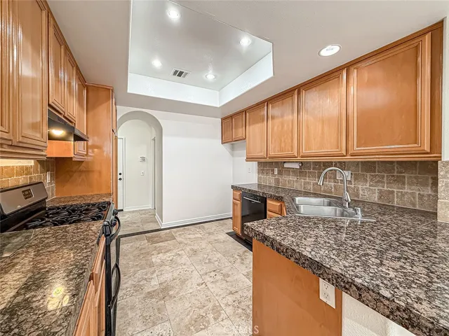 16724 Tim Ln, Lake Balboa, California 91406