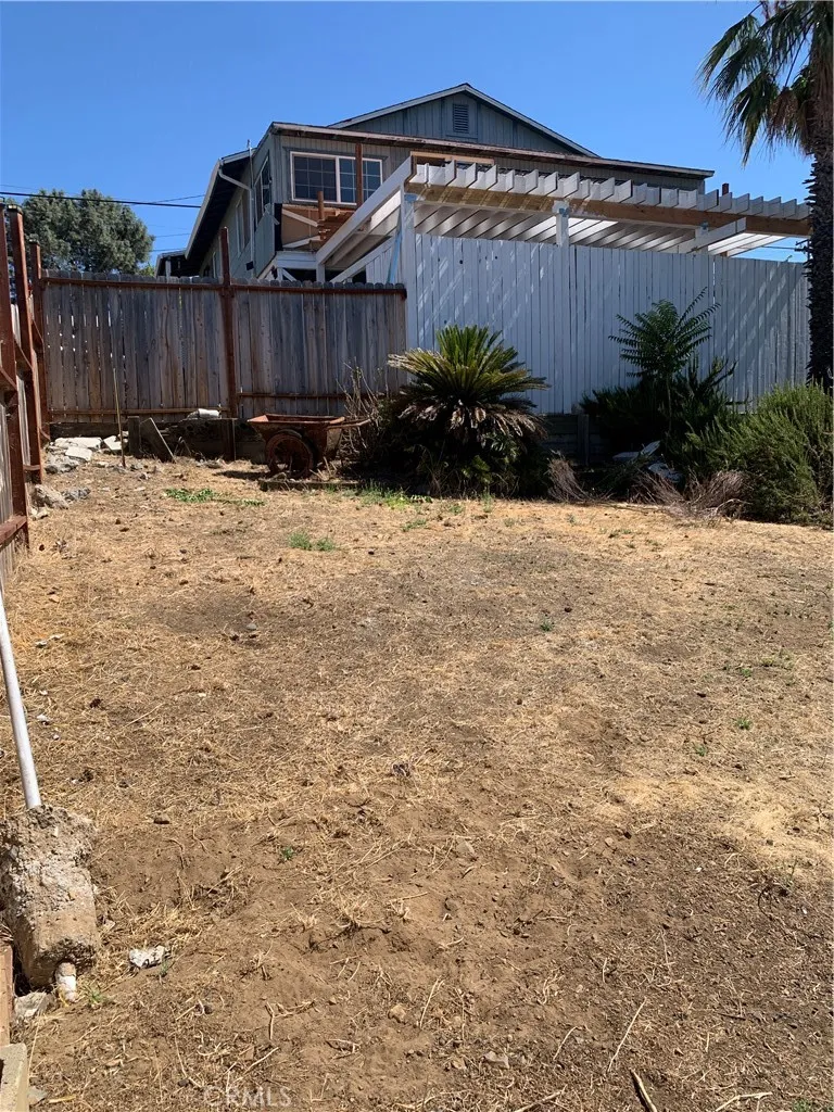 House view from backyard.