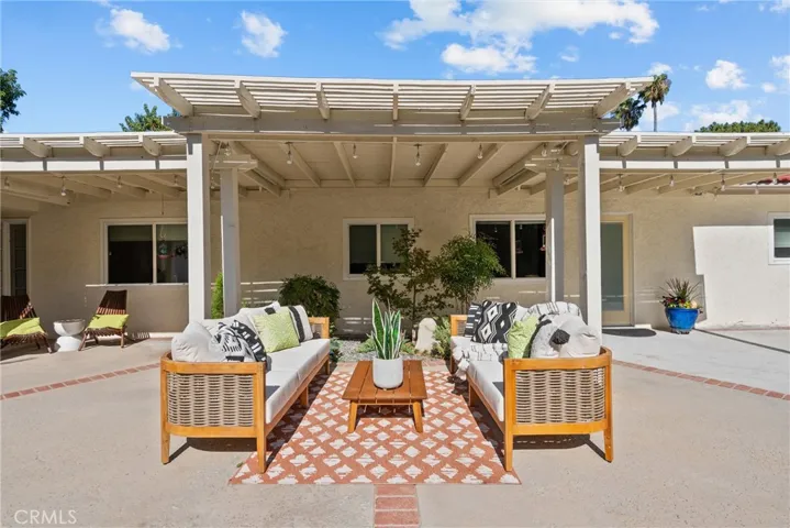 10411 Oso Avenue, Chatsworth, California 91311