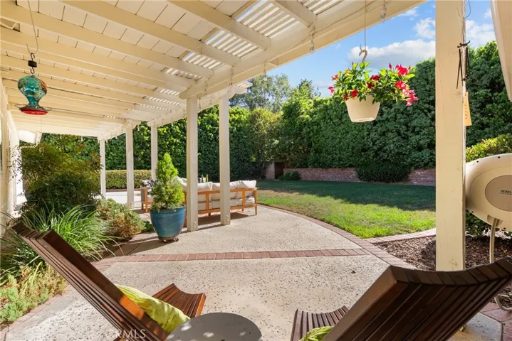 10411 Oso Avenue, Chatsworth, California 91311