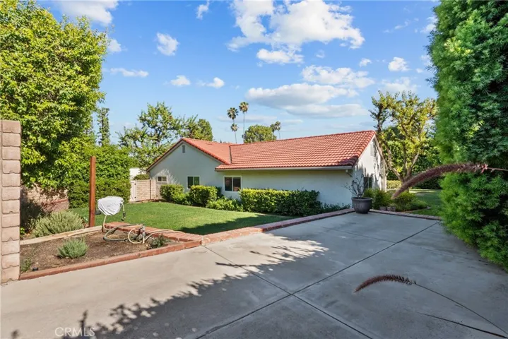 10411 Oso Avenue, Chatsworth, California 91311