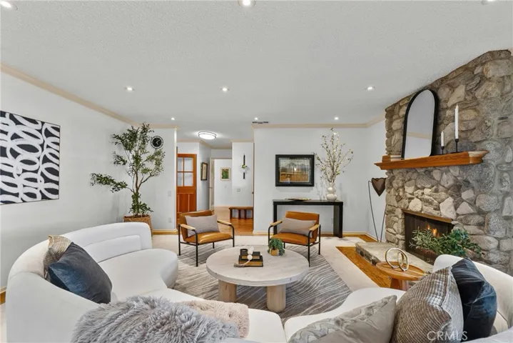 10411 Oso Avenue, Chatsworth, California 91311