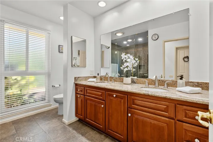 Master Bath Room