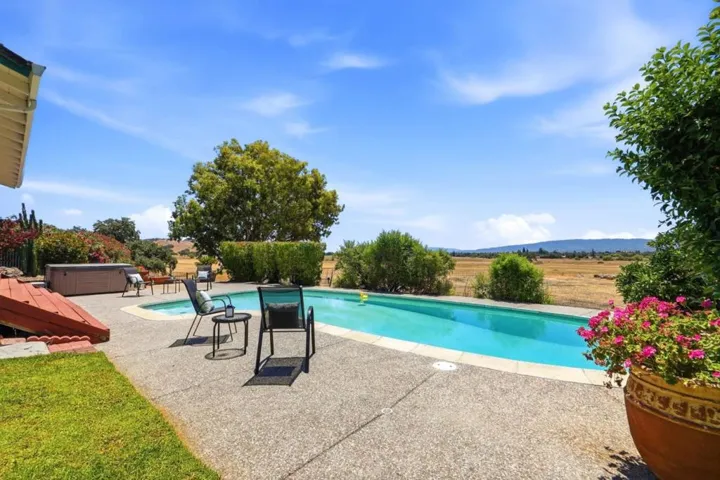 14160 Lesley Lane, San Martin, California 95046