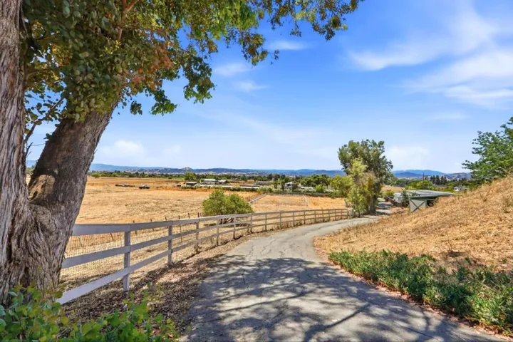 14160 Lesley Lane, San Martin, California 95046