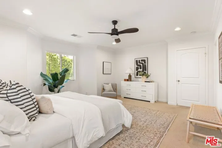 14830 Huston Street, Los Angeles, California 91403