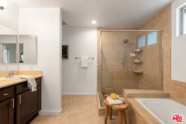 14830 Huston Street, Los Angeles, California 91403