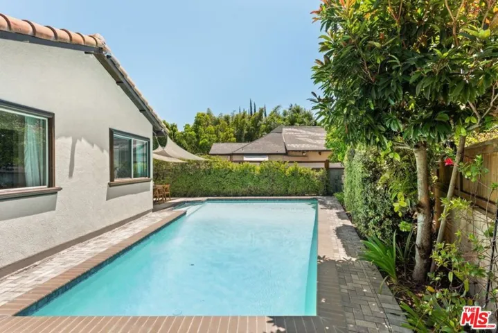 14830 Huston Street, Los Angeles, California 91403