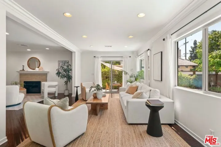 14830 Huston Street, Los Angeles, California 91403