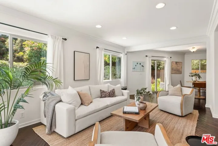 14830 Huston Street, Los Angeles, California 91403