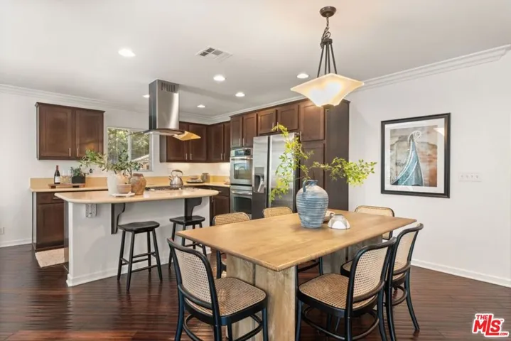 14830 Huston Street, Los Angeles, California 91403