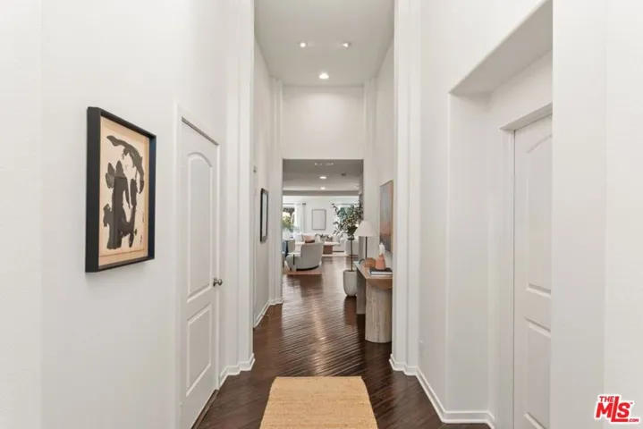 14830 Huston Street, Los Angeles, California 91403