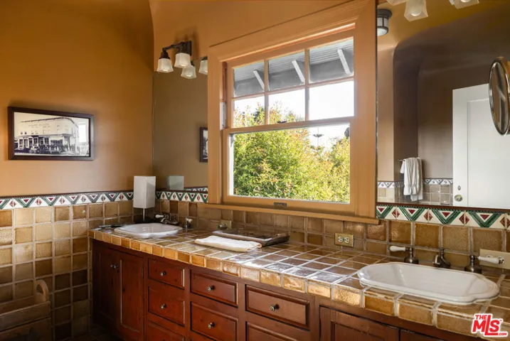 309 S Plymouth Boulevard, Los Angeles, California 90020
