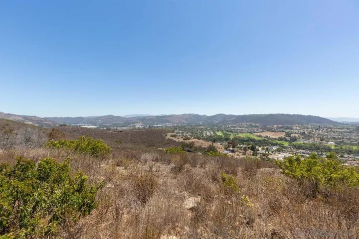 N Twin Oaks Valley Rd, San Marcos, California 92069