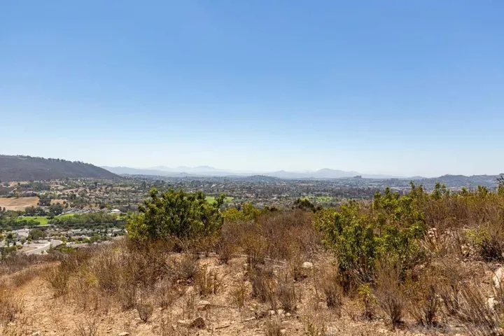 N Twin Oaks Valley Rd, San Marcos, California 92069