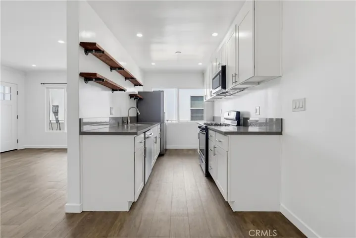 6065 Pickford Place, Los Angeles, California 90035