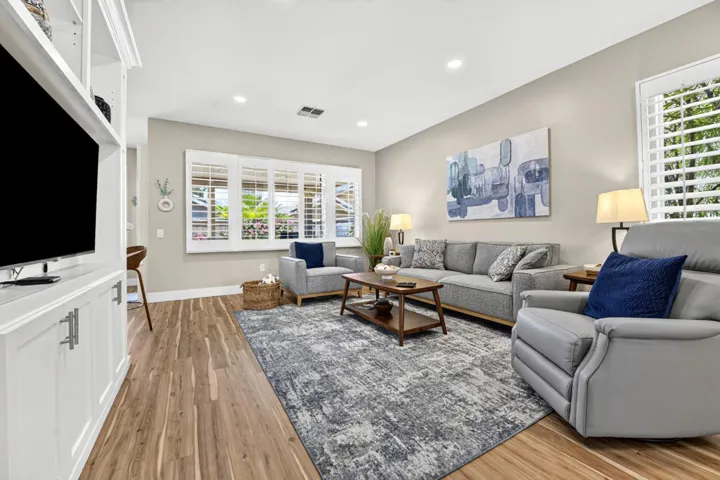78724-palm-tree-ave-009