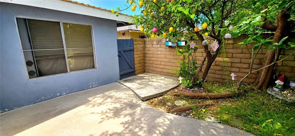 2711's Private Patio