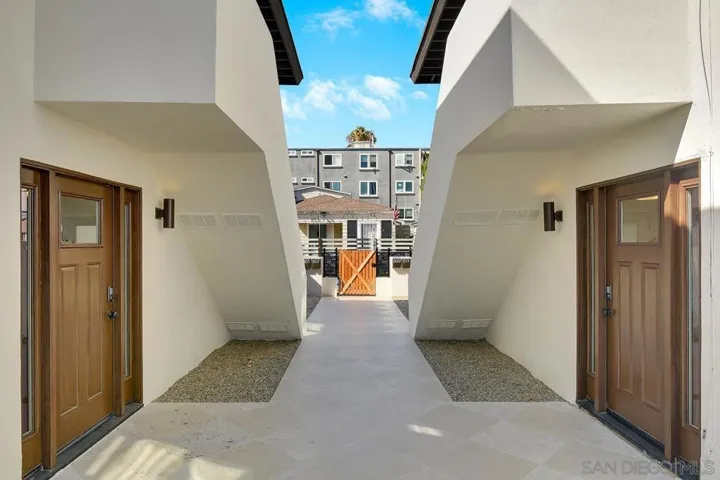 809 Dover Court, San Diego, California 92109