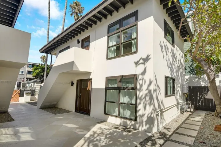 809 Dover Court, San Diego, California 92109