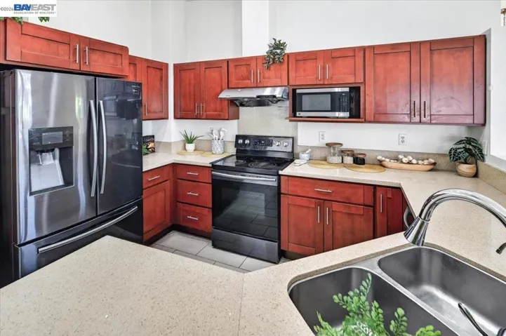 10837 Mcpeak Ln, Dublin, California 94568