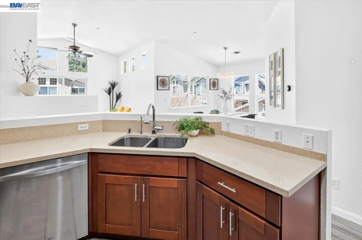 10837 Mcpeak Ln, Dublin, California 94568