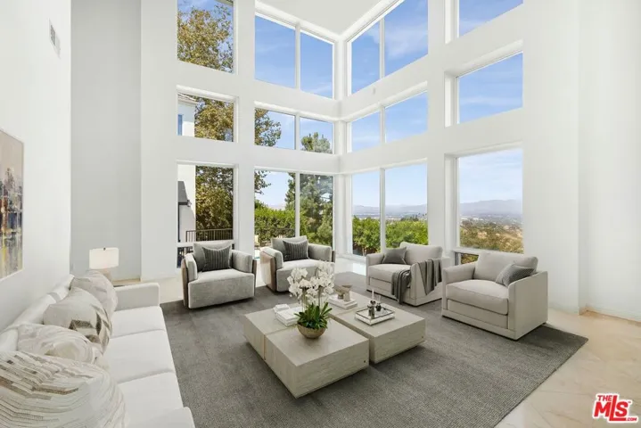 14435 Mulholland Drive, Los Angeles, California 90077