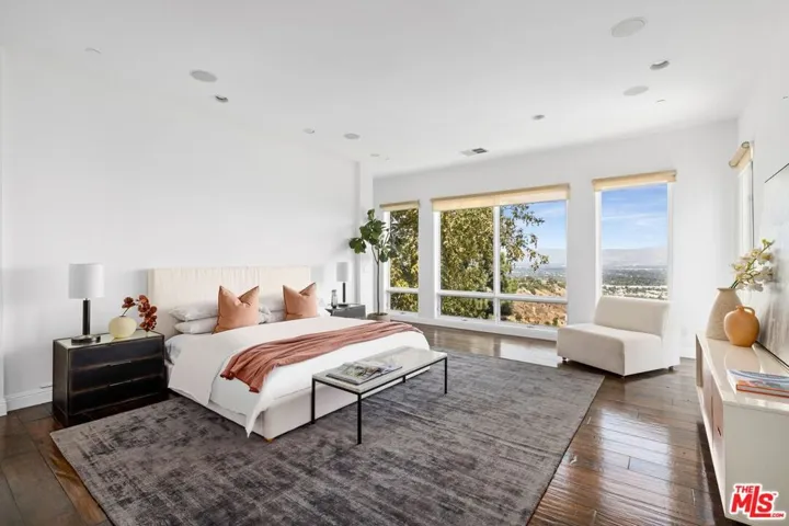 14435 Mulholland Drive, Los Angeles, California 90077