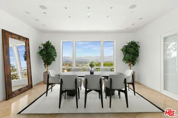 14435 Mulholland Drive, Los Angeles, California 90077