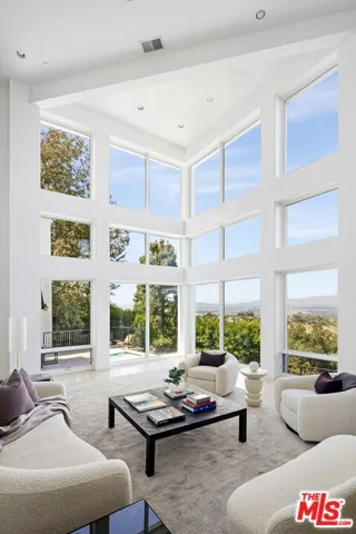 14435 Mulholland Drive, Los Angeles, California 90077