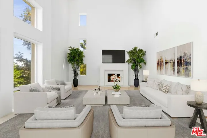 14435 Mulholland Drive, Los Angeles, California 90077