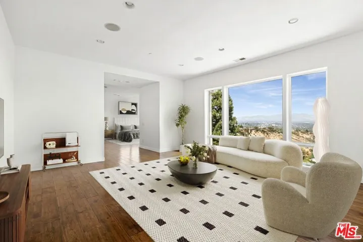 14435 Mulholland Drive, Los Angeles, California 90077