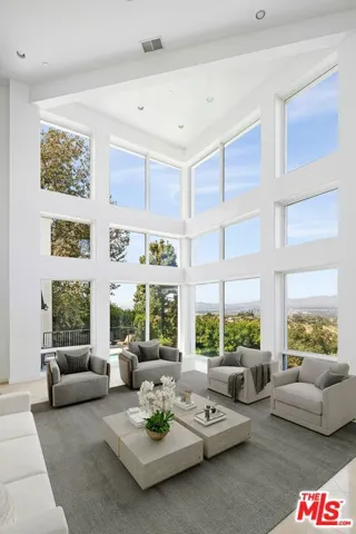 14435 Mulholland Drive, Los Angeles, California 90077