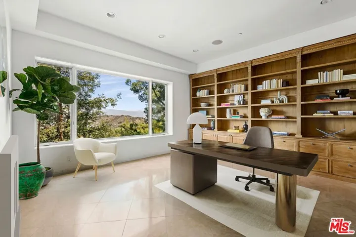 14435 Mulholland Drive, Los Angeles, California 90077