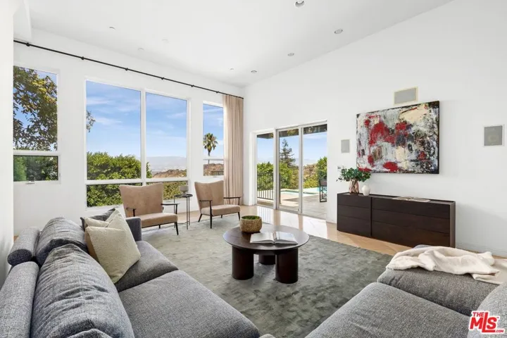14435 Mulholland Drive, Los Angeles, California 90077