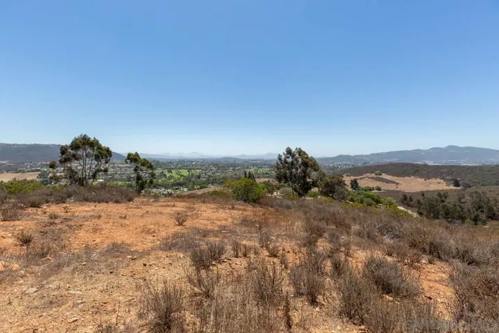 N Twin Oaks Valley Rd, San Marcos, California 92069