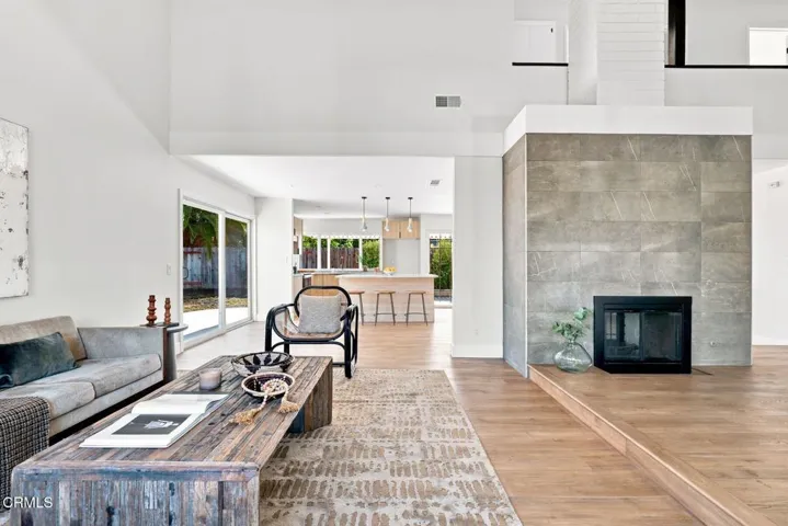 Living Room / Kitchen