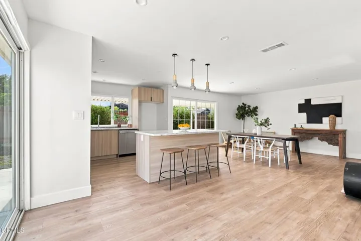 Kitchen / Dining