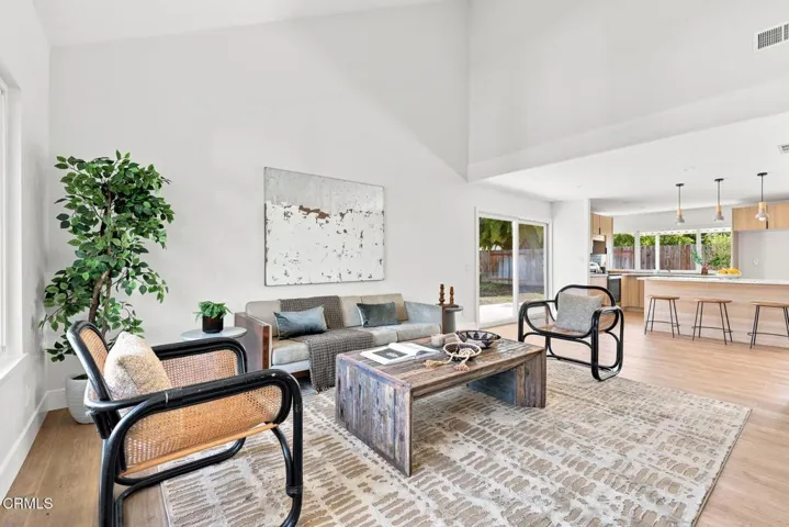 Living Room / Kitchen