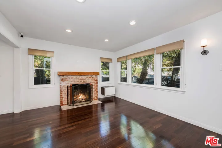 7722 Clinton Street, Los Angeles, California 90036