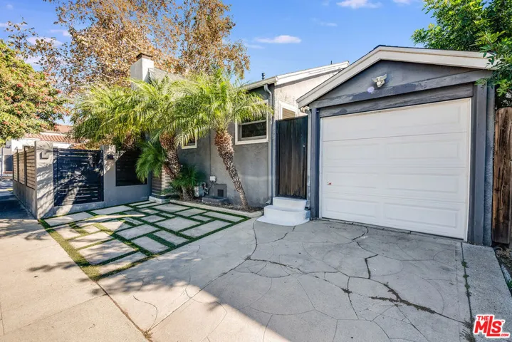 7722 Clinton Street, Los Angeles, California 90036