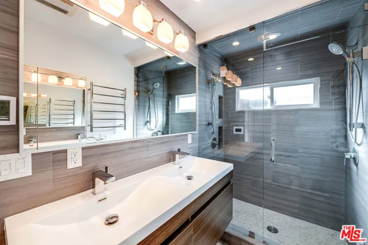 7722 Clinton Street, Los Angeles, California 90036