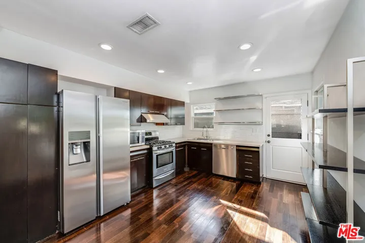7722 Clinton Street, Los Angeles, California 90036