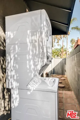7722 Clinton Street, Los Angeles, California 90036