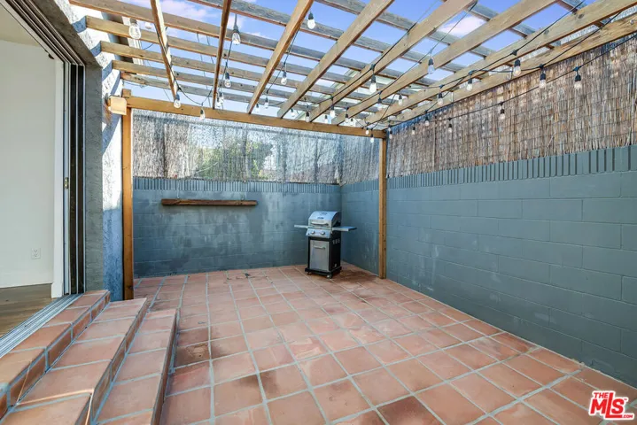 7722 Clinton Street, Los Angeles, California 90036